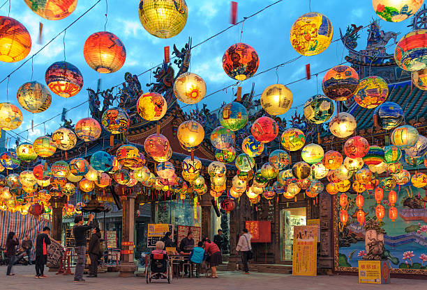 pu-ji-temple-lantern-festival